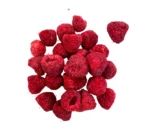 Bio Himbeeren gefriergetrocknet. Nahaufnahme Produktbild